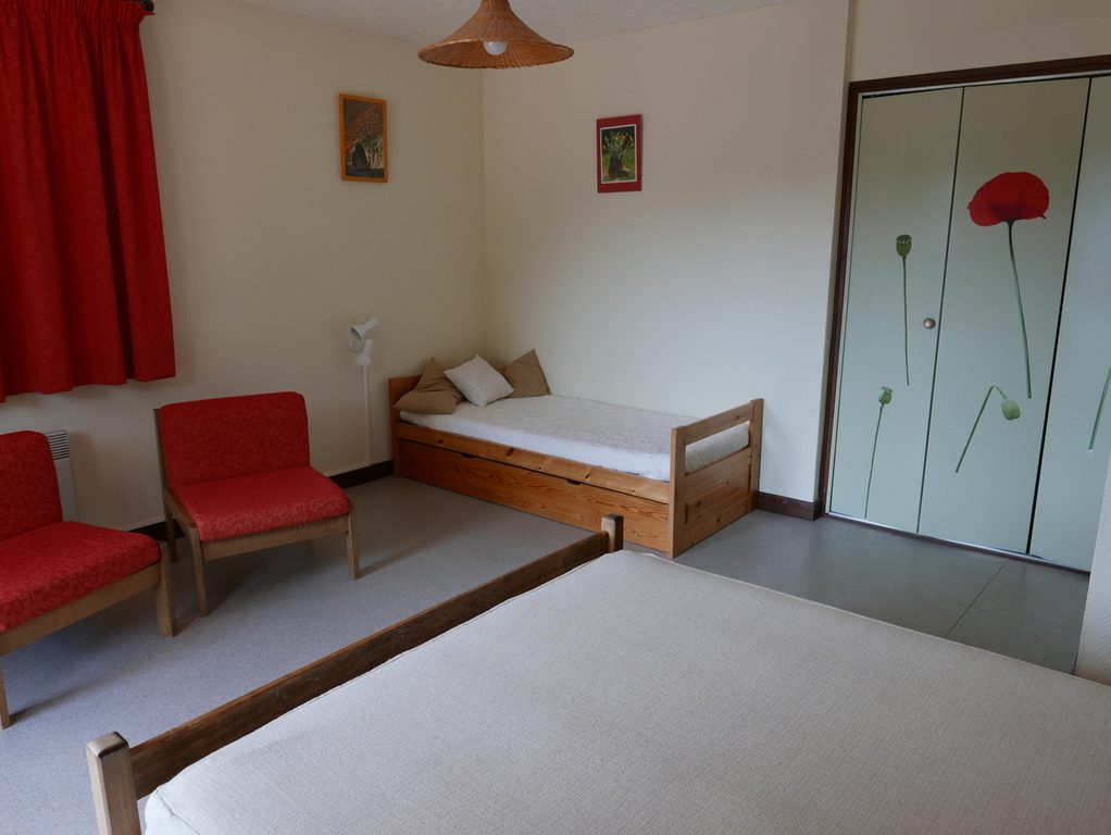 La chambre du Colomby 1 et ses deux lits simples