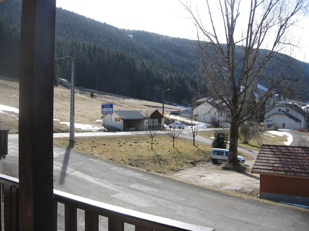 La vue depuis le balcon plein sud du Colomby 1
